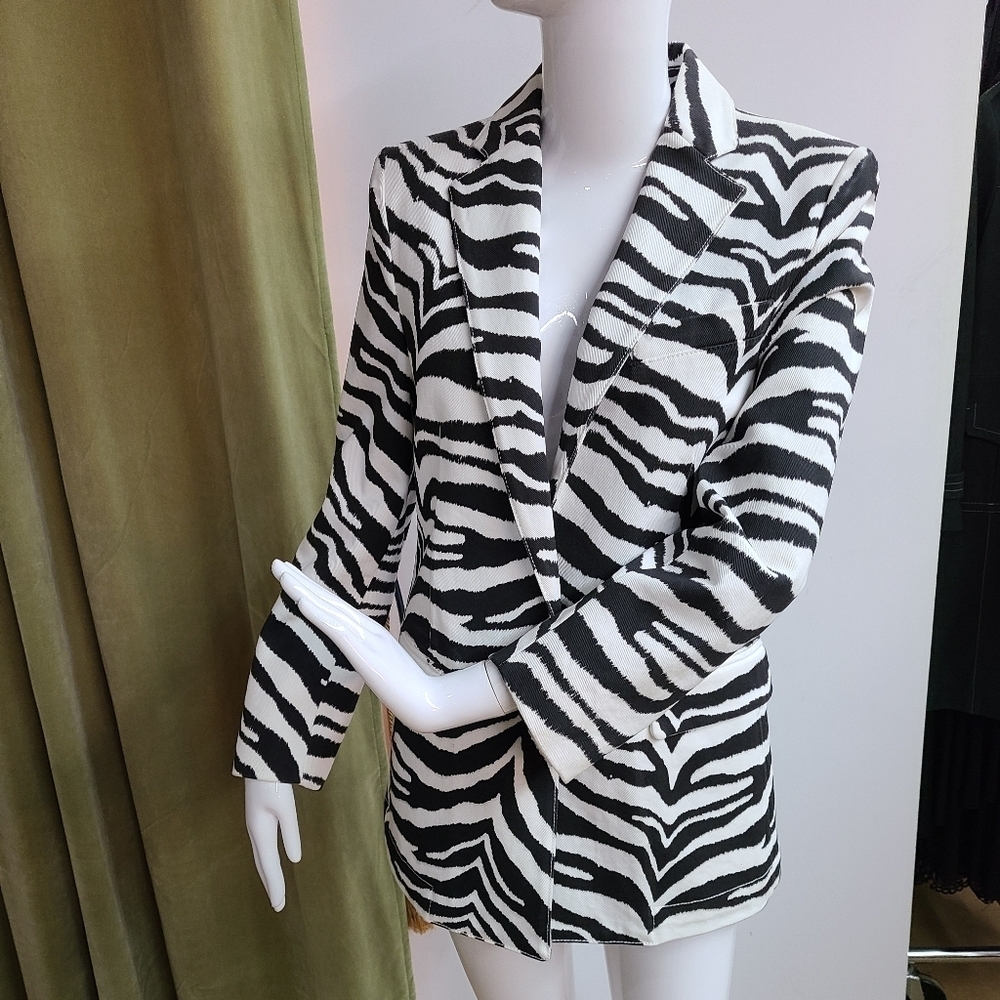 Emanuel Ungaro Black and White Zebra Blazer Jacket Size 6